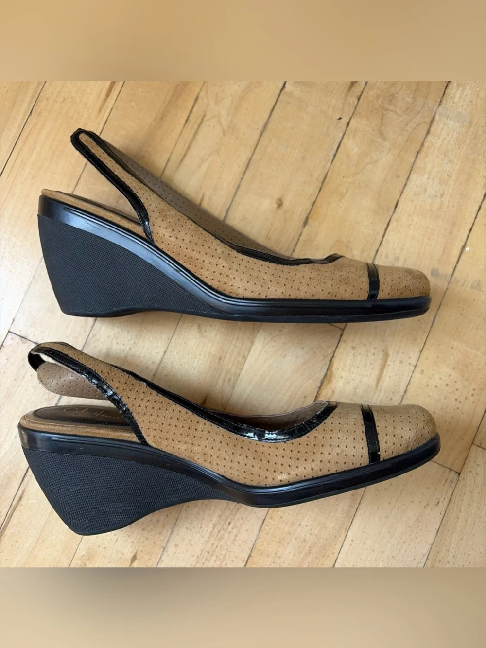 Cole Haan NikeAir Women’s Size 9.5B Nubuck Perforated Leather Wedge‎ Heel